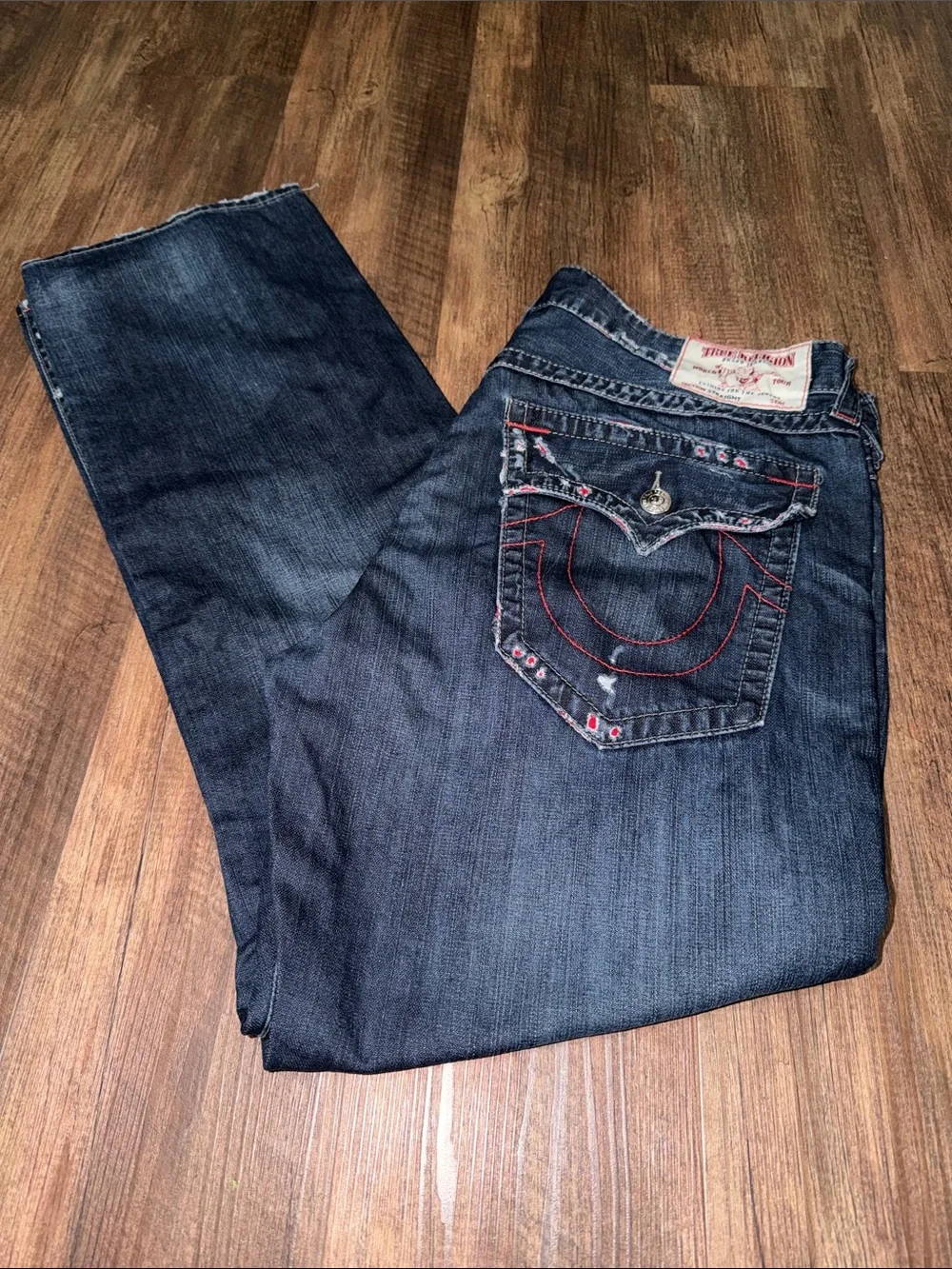 MENS TRUE RELIGION STRAIGHT JEANS DISTRESSED WITH RED STITCHING SIZE 38
